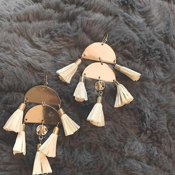 Cream/Gold Colored Statement Earrings - Picture 2 of 3